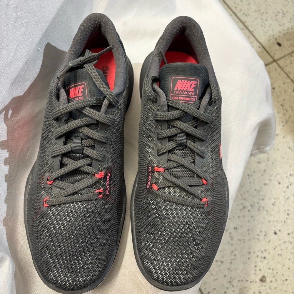 Nike Men's Charcoal and Crimson Athletic Shoes